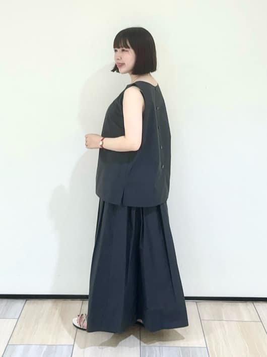 Mitsukiさんの「UNTITLED｜【2WAY/セットアップ可/ノースリーブ/前ボタン】ファブリカブラウス」を使ったコーディネート