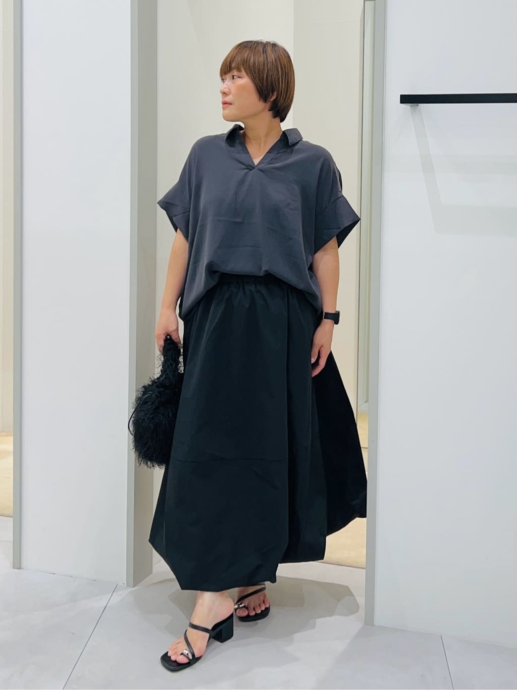 タナさんの「THE SHOP TK｜【インしなくても決まる】スキッパーシャツ/接触冷感/防シワ/速乾」を使ったコーディネート