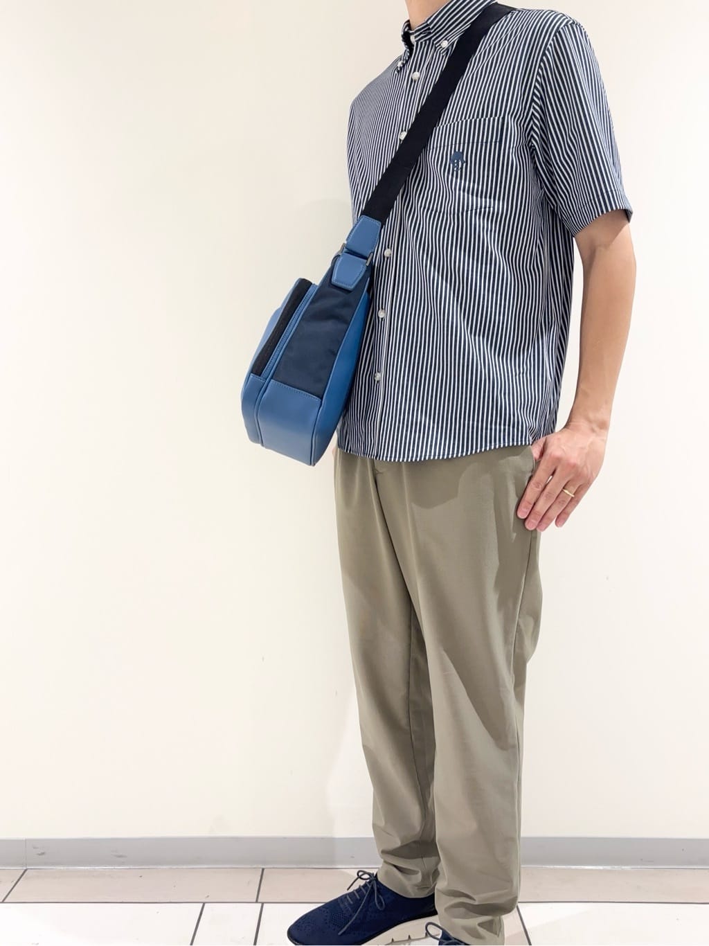 及川さんの「TAKEO KIKUCHI｜【COOL CITY WEAR】ストライプジャージ ボタンダウンシャツ /接触冷感」を使ったコーディネート