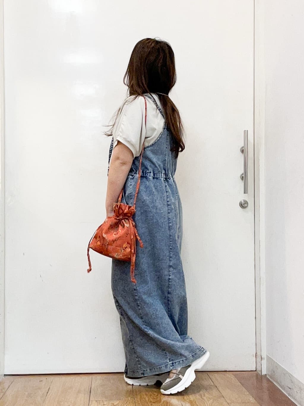 haruさんの「SHOO･LA･RUE｜【ひんやり/洗濯後しわになりにくい】リブ切り替えドルマンブラウス」を使ったコーディネート