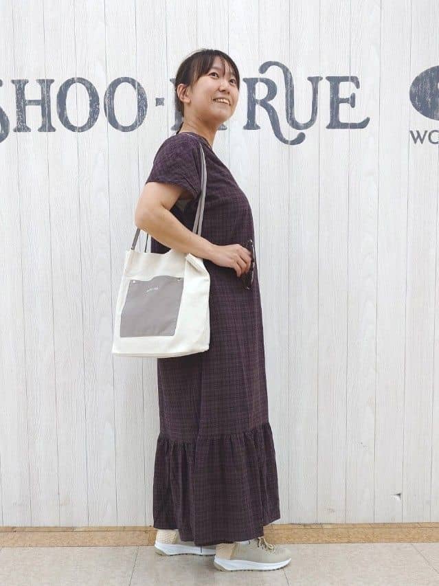 とろろさんの「SHOO･LA･RUE｜ベーシックフレームサングラス」を使ったコーディネート