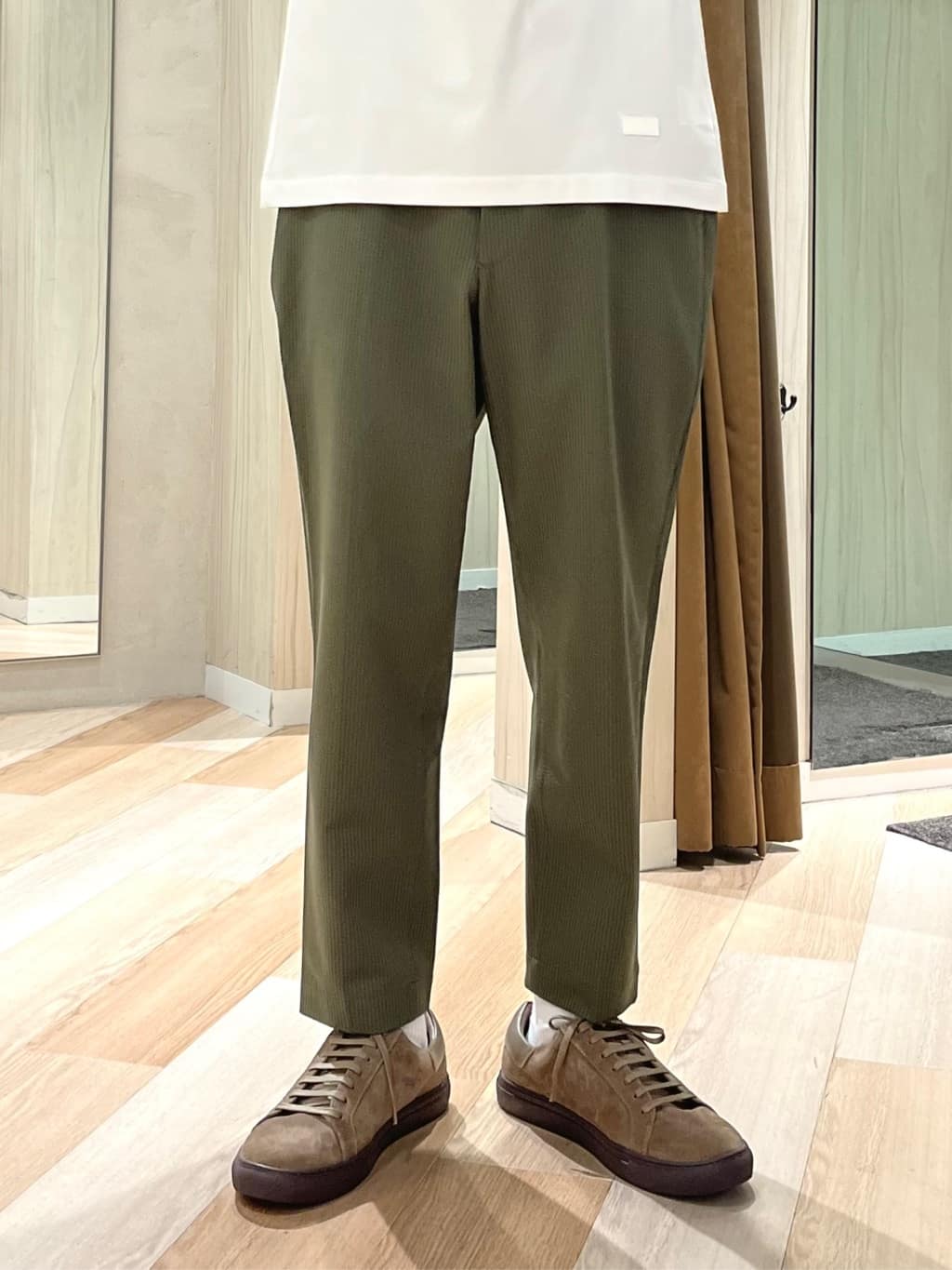 URAさんの「TAKEO KIKUCHI｜【COOL CITY WEAR】インドライ天竺モックネック プルオーバー /吸汗速乾」を使ったコーディネート