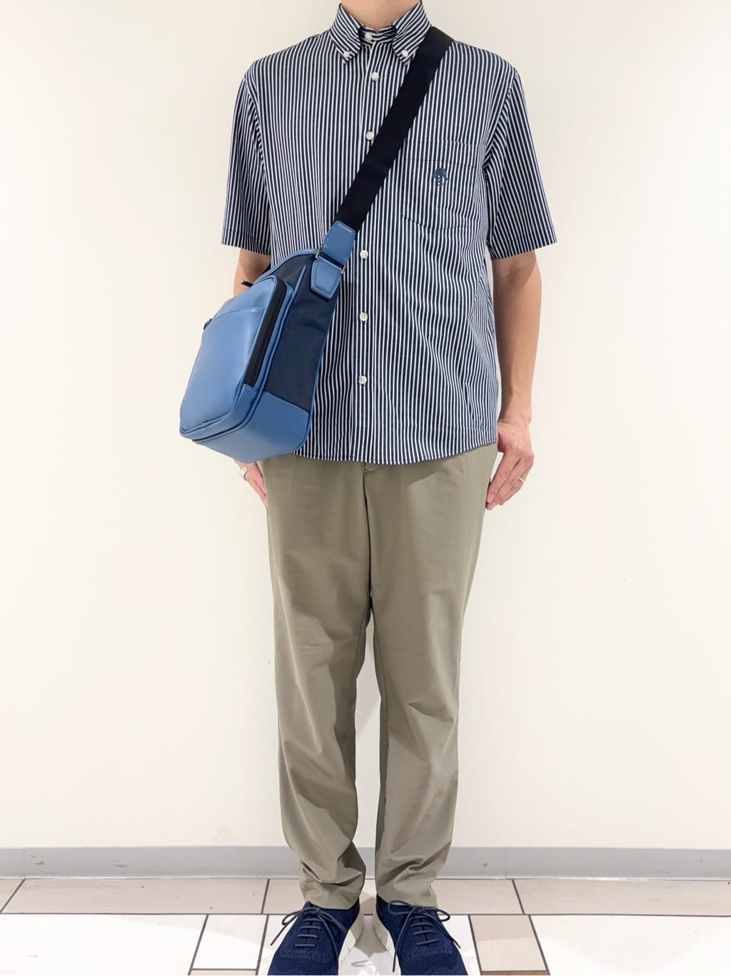 及川さんの「TAKEO KIKUCHI｜【COOL CITY WEAR】ストライプジャージ ボタンダウンシャツ /接触冷感」を使ったコーディネート