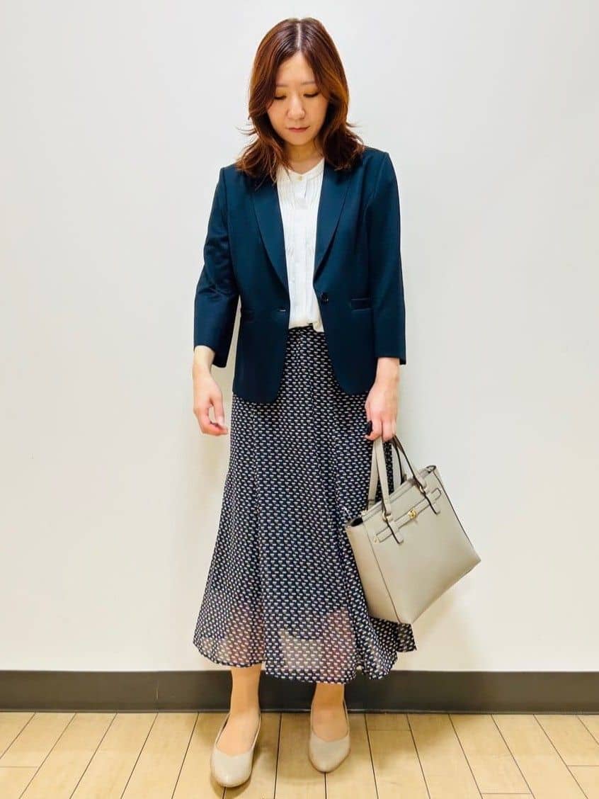 miiiさんの「Reflect｜【インナーに◎／すっきり見え！長め丈】タックデティールブラウス」を使ったコーディネート