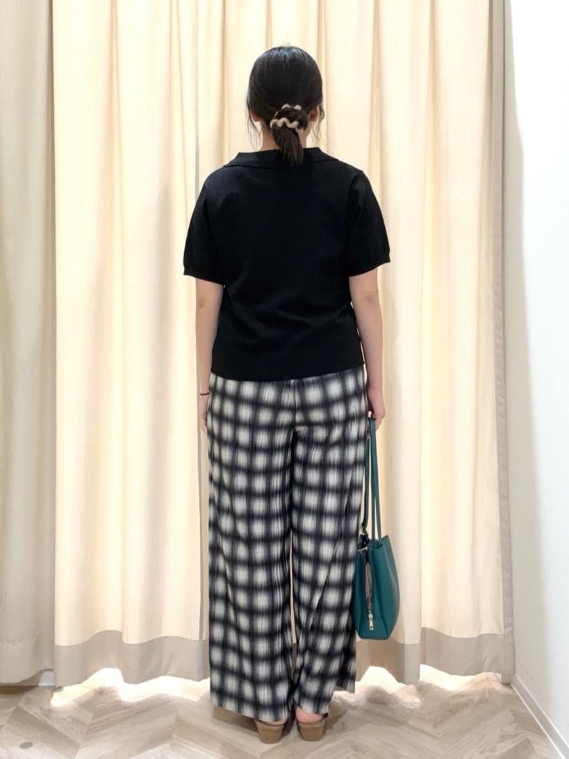ゆりりんさんの「SHOO･LA･RUE｜【S-LL/ポケット付き】チェック柄 ウェーブプリーツパンツ」を使ったコーディネート