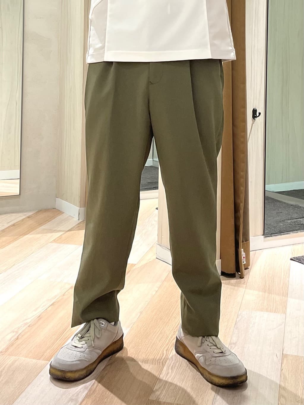URAさんの「TAKEO KIKUCHI｜【COOL CITY WEAR】籠目アート柄 サッカーシャツ /通気性」を使ったコーディネート