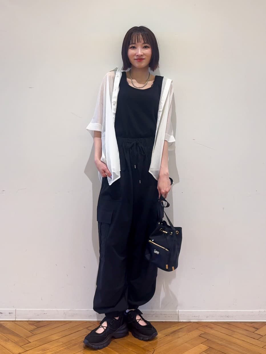 𝐜𝐡𝐢𝐤𝐚さんの「SHOO･LA･RUE｜大人のシアー感 ラメが華やかな楊柳ポンチョシャツ」を使ったコーディネート