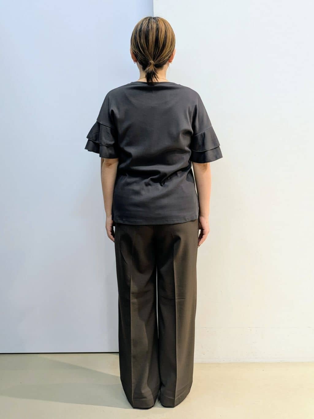 kotoさんの「THE SHOP TK｜【汗染み防止】袖フリルTシャツ【UVカット/洗濯機OK】」を使ったコーディネート