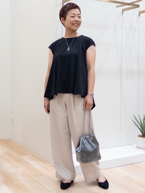 シュウコさんの「grove｜すっきり見え　ペプラムフレンチスリーブカットソー」を使ったコーディネート