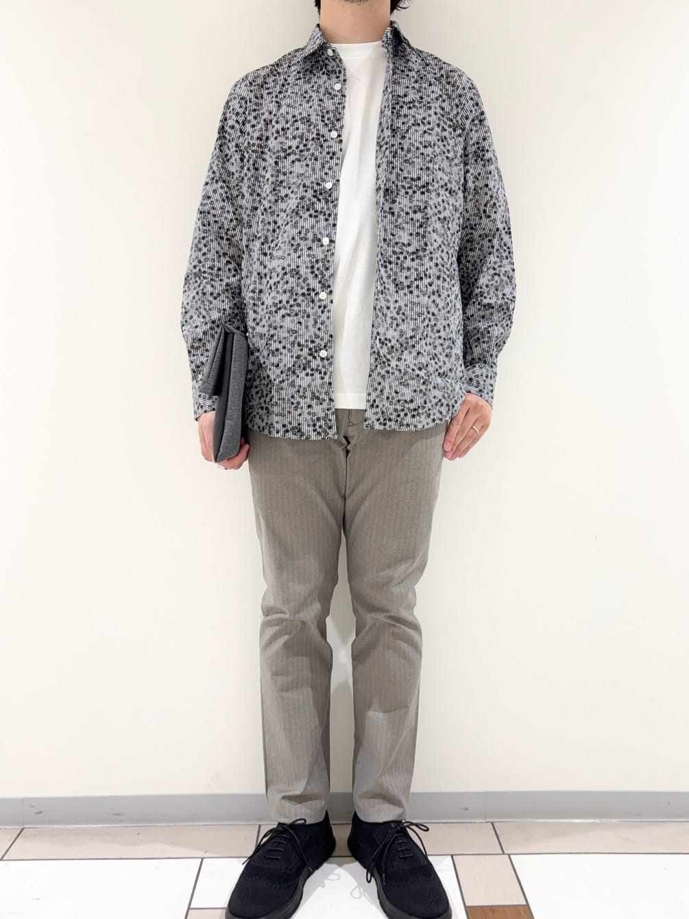 及川さんの「TAKEO KIKUCHI｜【COOL CITY WEAR】ワンポイント刺しゅう ポケットTシャツ /接触冷感」を使ったコーディネート