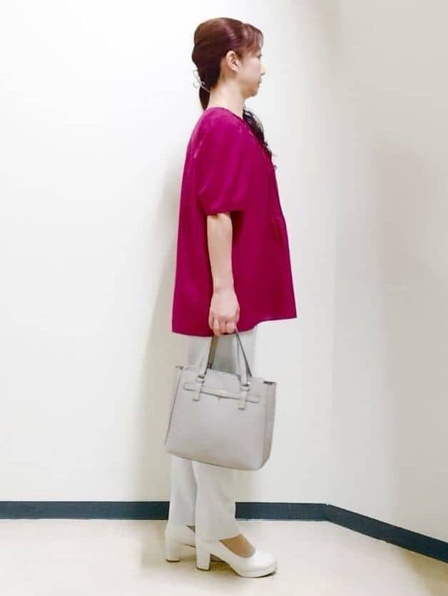 花さんの「Reflect｜【すっきり見え！長め丈】ピンタックデザインチュニックブラウス」を使ったコーディネート
