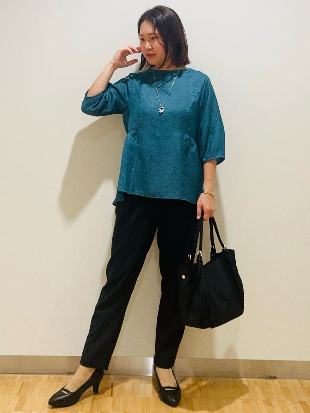 haseさんの「Reflect｜【すっきり見え！長め丈】ペプラムデザインシアーブラウス」を使ったコーディネート