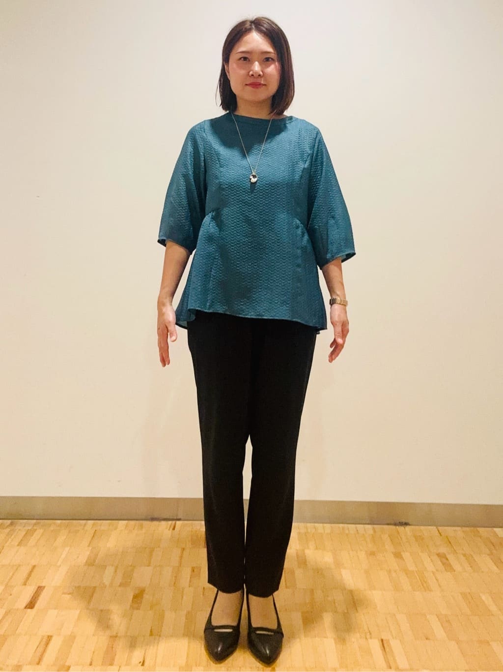 haseさんの「Reflect｜【すっきり見え！長め丈】ペプラムデザインシアーブラウス」を使ったコーディネート
