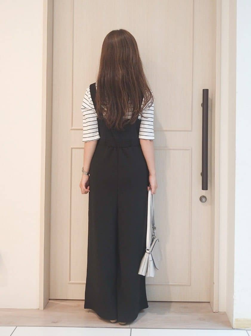 mi-saさんの「SHOO･LA･RUE｜【洗える/S-LL】ティアードフリルサロペット」を使ったコーディネート