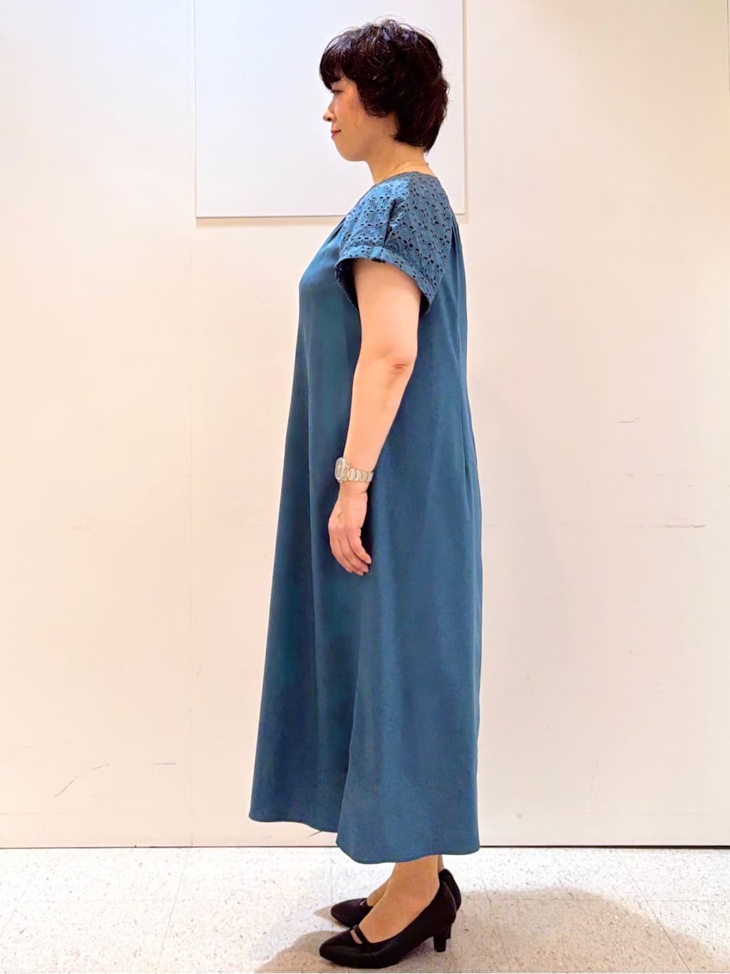 ヤスコさんの「Reflect｜カットワークレーススリーブワンピース」を使ったコーディネート