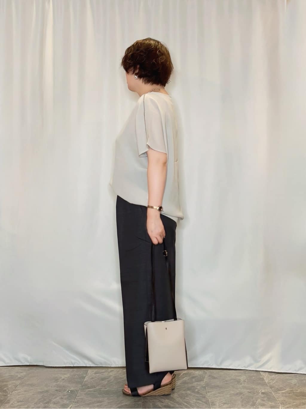 たみさんの「SHOO･LA･RUE｜【S-LL/ひんやり/洗濯後しわになりにくい】インせず決まる はしごレースドルマンブラウス」を使ったコーディネート