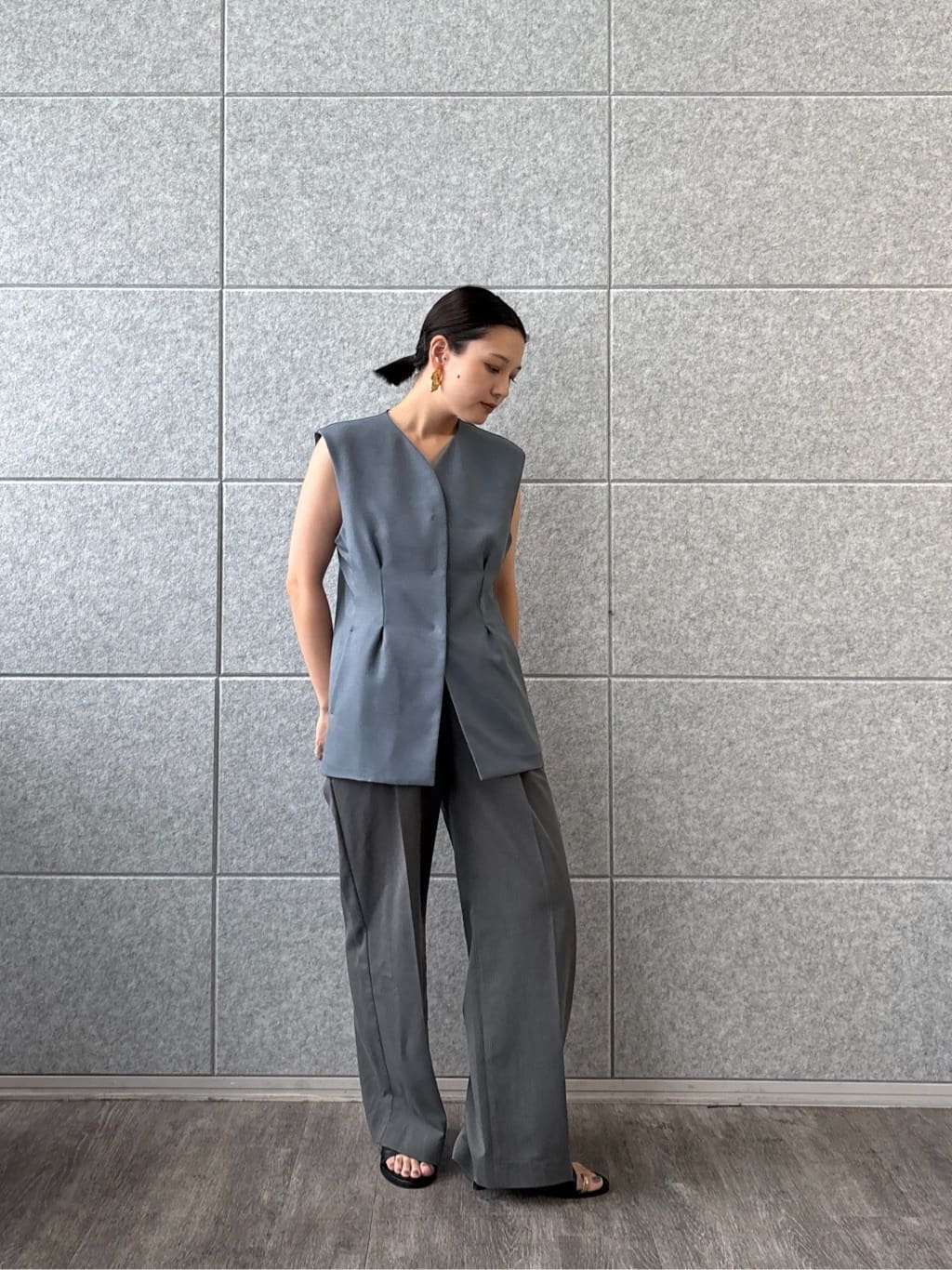 ayanoさんの「INDIVI｜【セットアップ対応】ウーステッドライクジレジャケット」を使ったコーディネート
