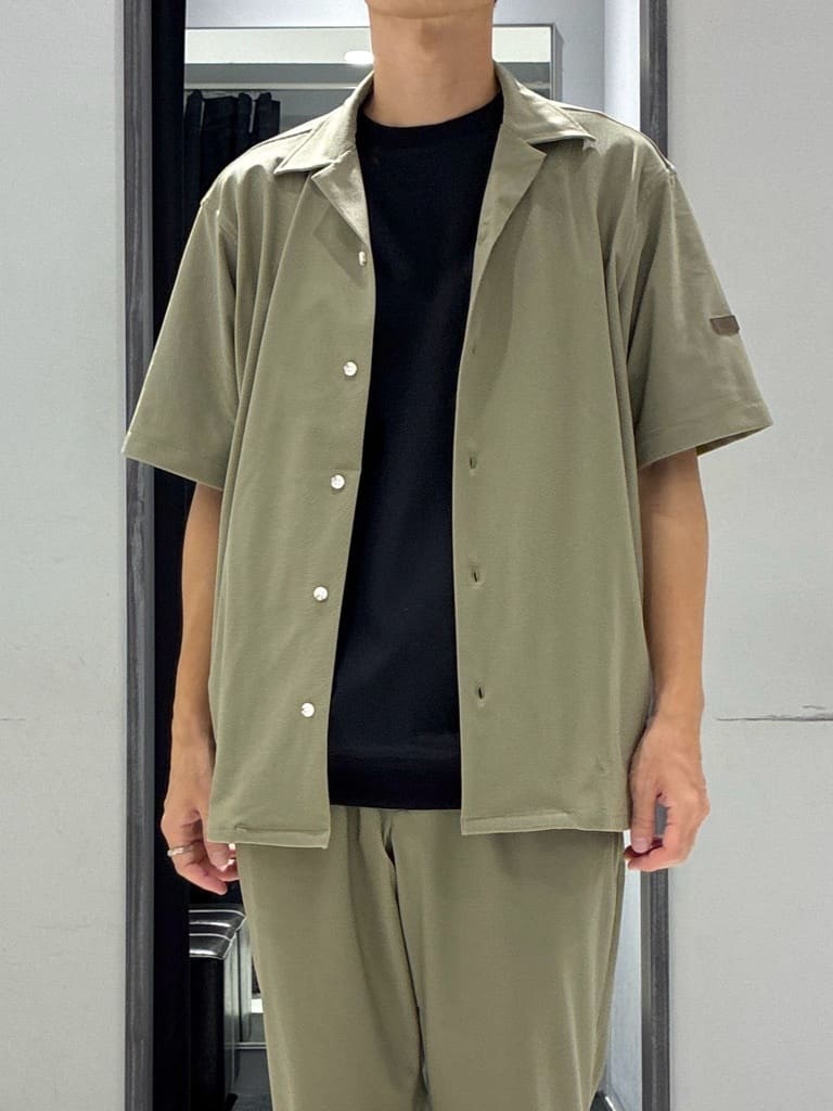 わいずみさんの「TAKEO KIKUCHI｜【COOL CITY WEAR】エアートール オープンカラーシャツ /接触冷感・通気性」を使ったコーディネート