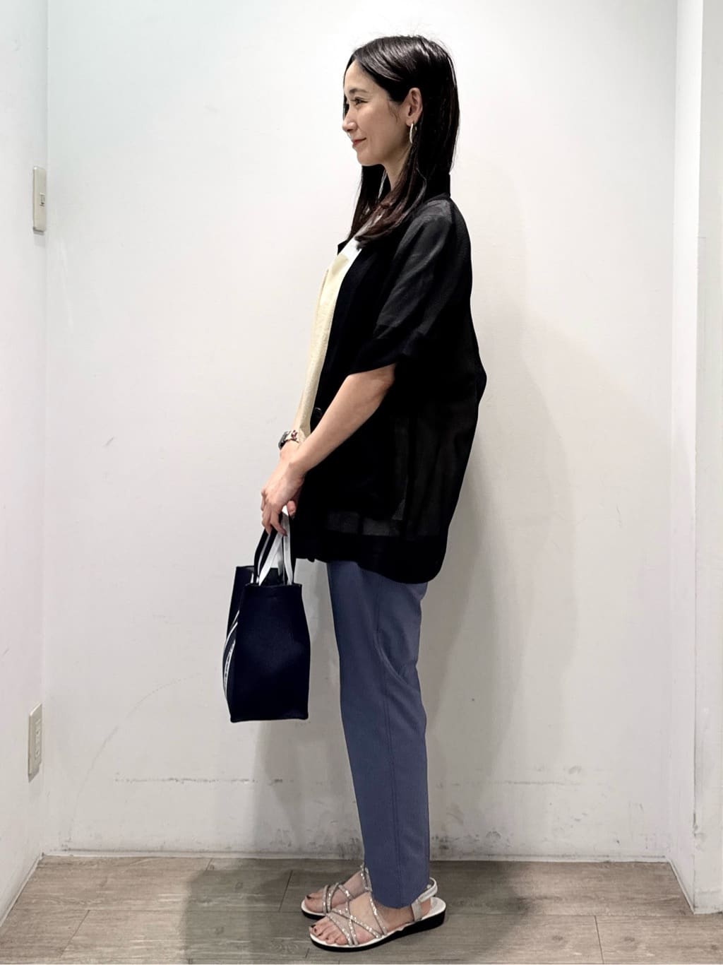 yuicciさんの「OPAQUE.CLIP｜麻混ハイストレッチイージースティックパンツ【洗濯機洗い可】」を使ったコーディネート