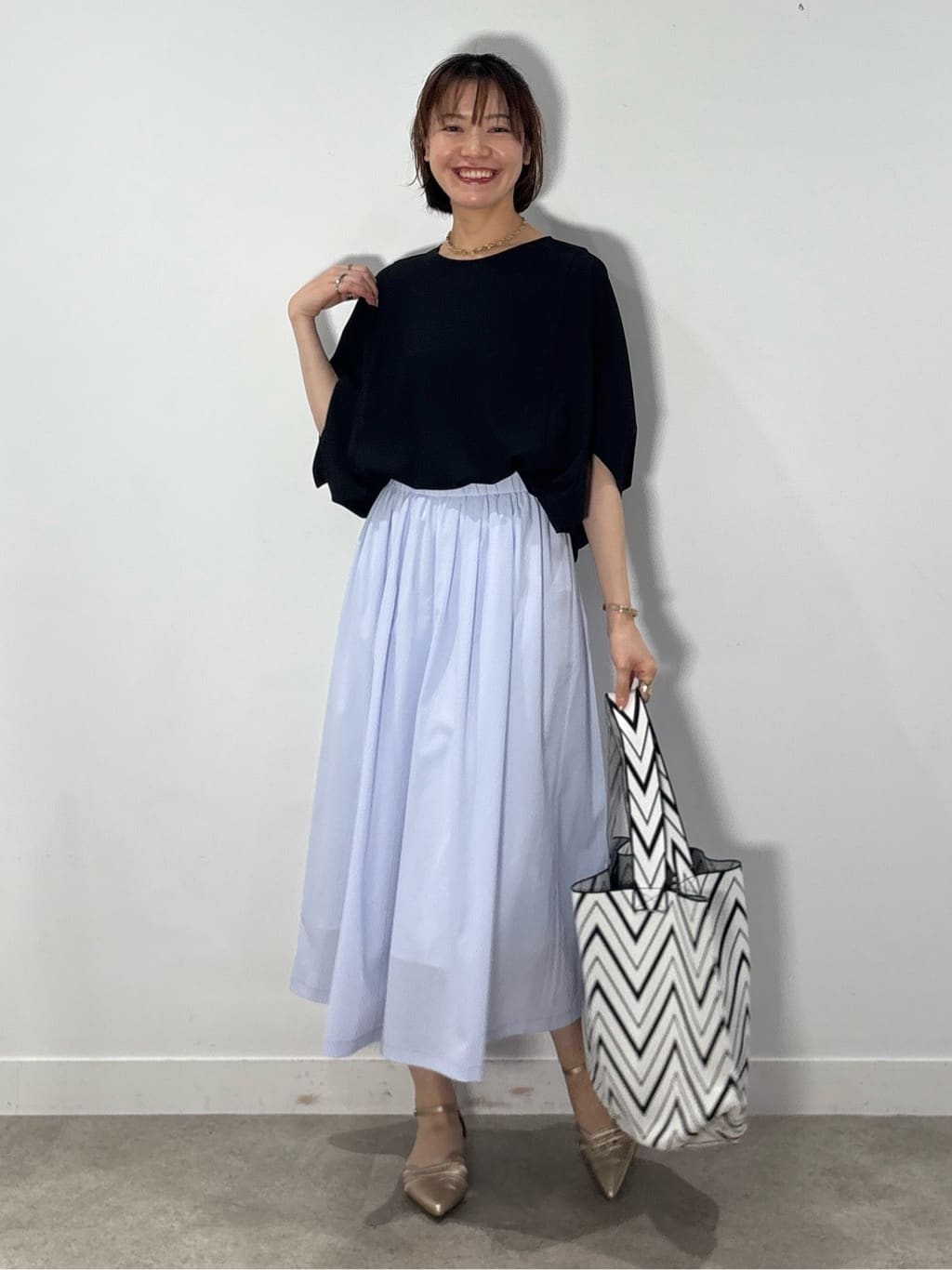 kanaeさんの「INDIVI｜【体型カバー/SETUP可能】ジョーゼット　ドルマンブラウス」を使ったコーディネート