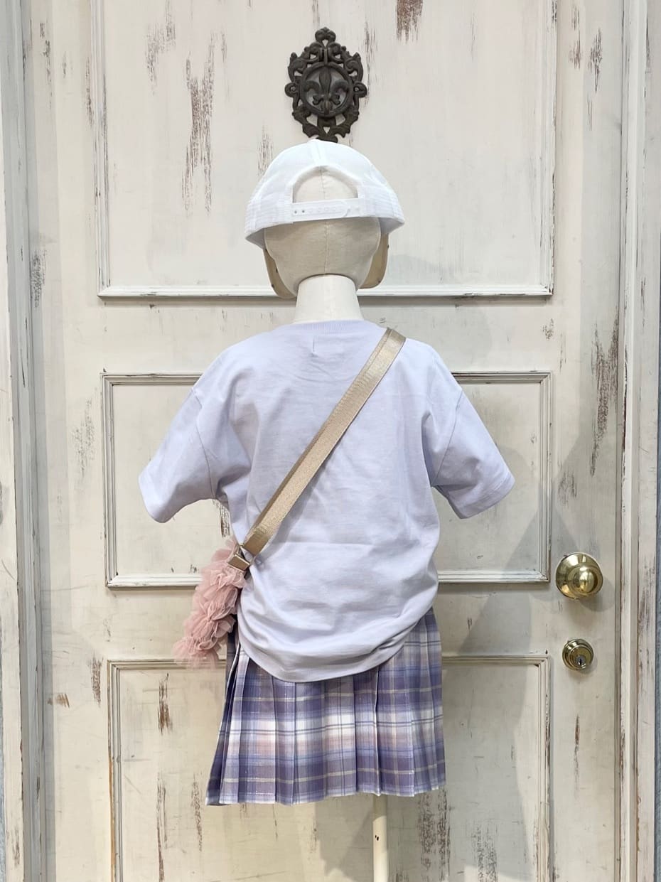 なつさんの「SHOO･LA･RUE｜【100-150cm】刺繍ロゴ転写プリントGIRLSTシャツ」を使ったコーディネート