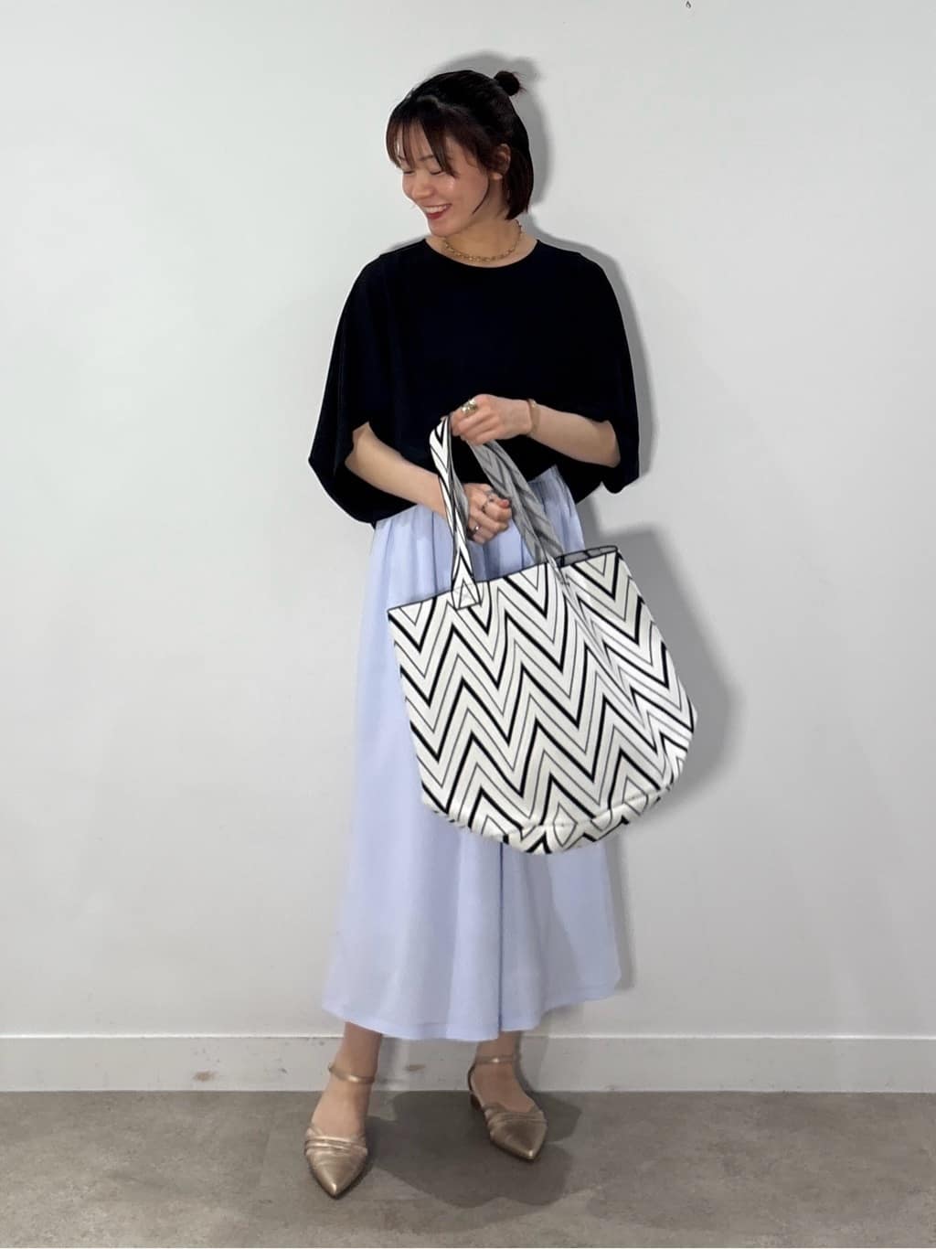 kanaeさんの「INDIVI｜【体型カバー/SETUP可能】ジョーゼット　ドルマンブラウス」を使ったコーディネート