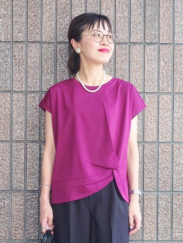 MUTSUKOさんの「UNTITLED｜【洗える/Tシャツ】ツイストプルオーバー」を使ったコーディネート