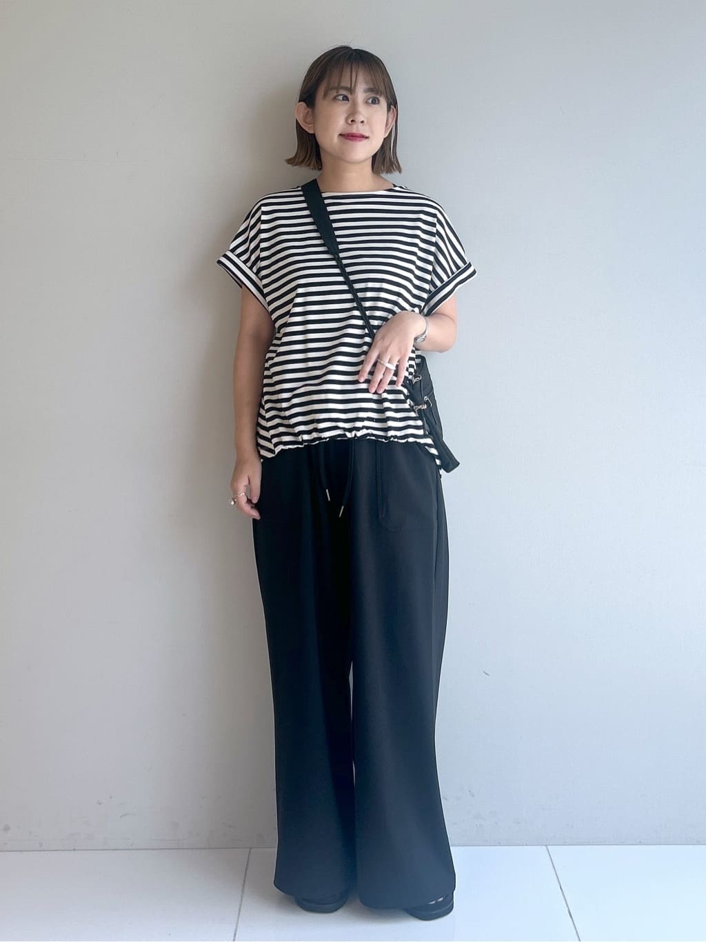 Hirokaさんの「Dessin｜【二の腕カバー／UVカット】ロールアップスリーブ裾ギャザーカットソー」を使ったコーディネート