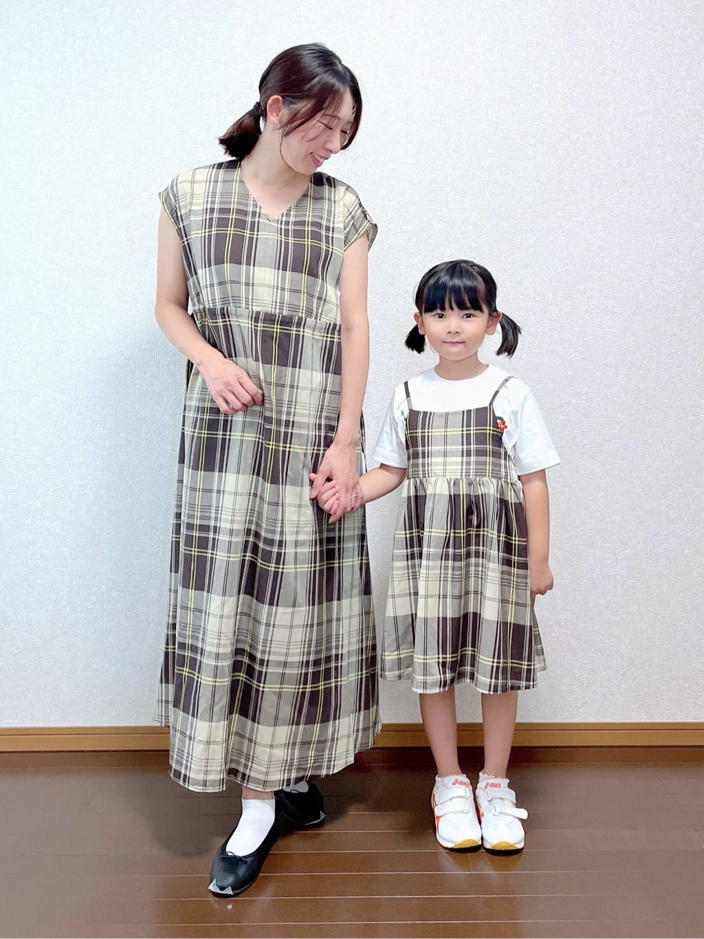 canaさんの「Dessin｜【リンクコーデ・洗える】ウエストドロスト付きチェック柄ワンピース」を使ったコーディネート