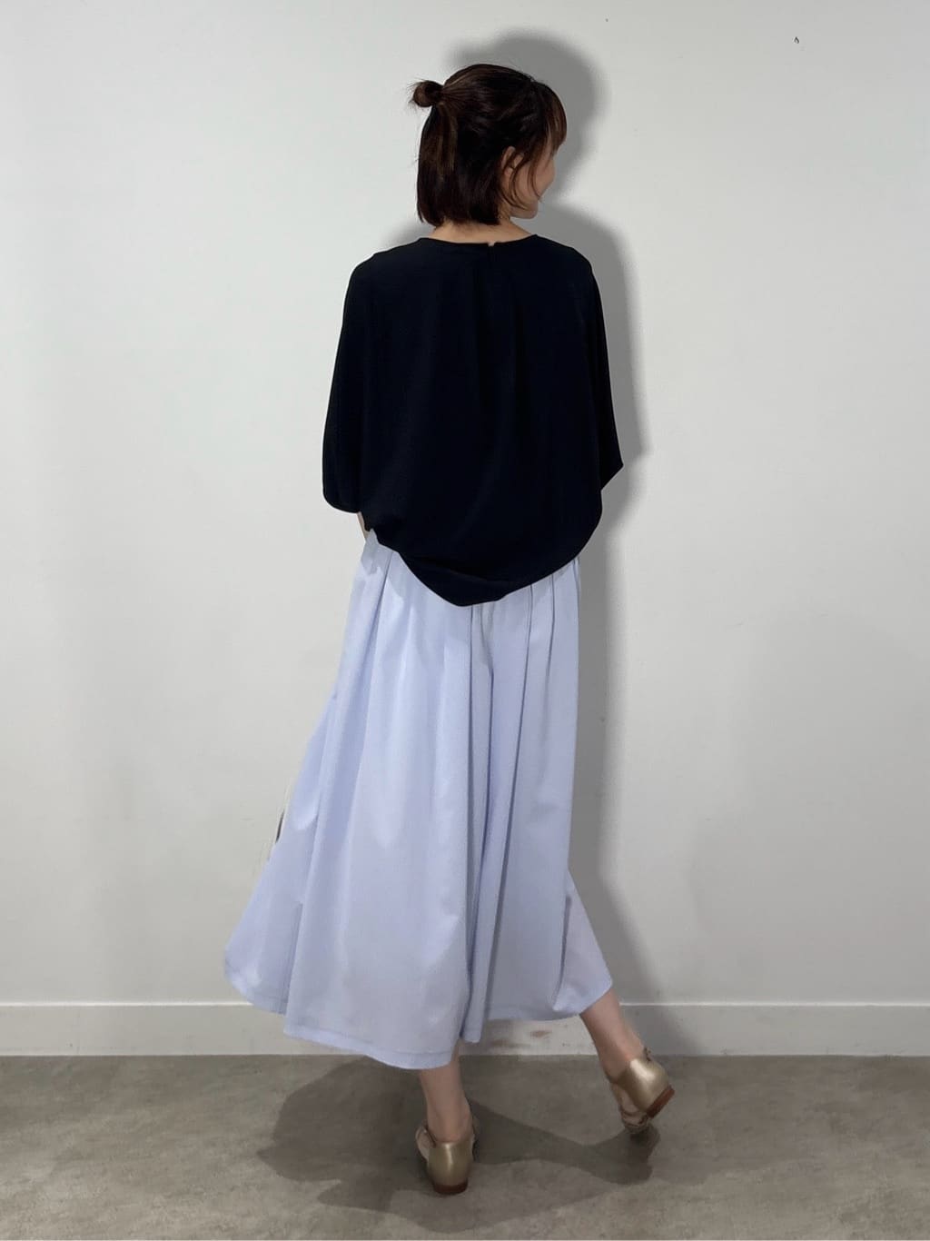 kanaeさんの「INDIVI｜【体型カバー/SETUP可能】ジョーゼット　ドルマンブラウス」を使ったコーディネート