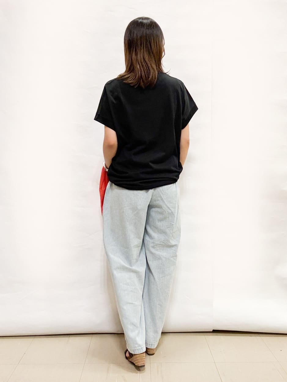 bulさんの「SHOO･LA･RUE｜【S-LL/ひんやり/UV】手の甲まで隠れる トッパーカーディガン」を使ったコーディネート