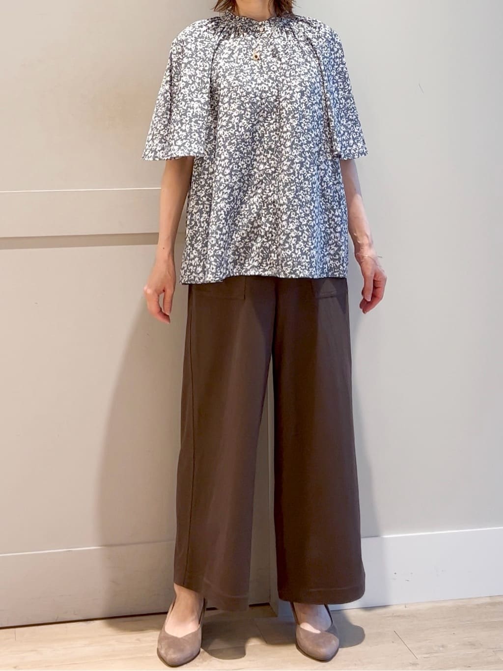 yamakoさんの「grove｜【接触冷感】見た目はきちんと、着心地はらくちん クロップドベイカーパンツ」を使ったコーディネート