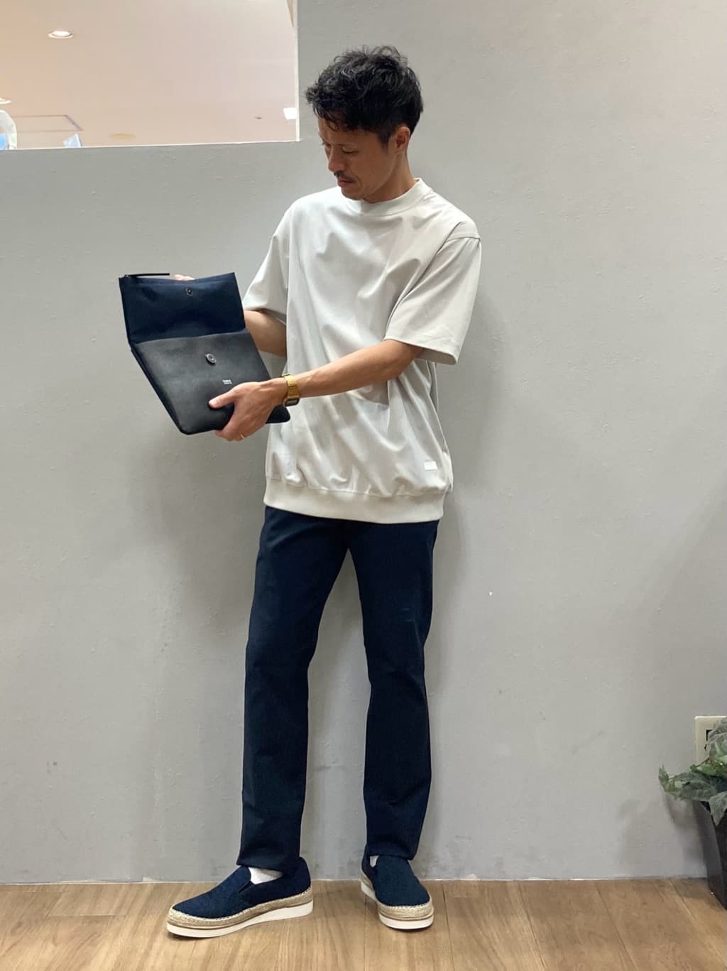 シュンさんの「TAKEO KIKUCHI｜【抗菌防臭／5サイズ展開】ハイゲージポンチ Tシャツ」を使ったコーディネート