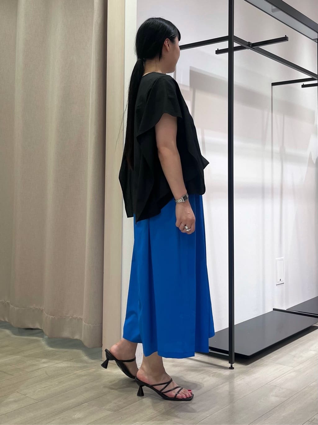 hasuさんの「INDIVI｜【体型カバー】スクエアブラウス」を使ったコーディネート