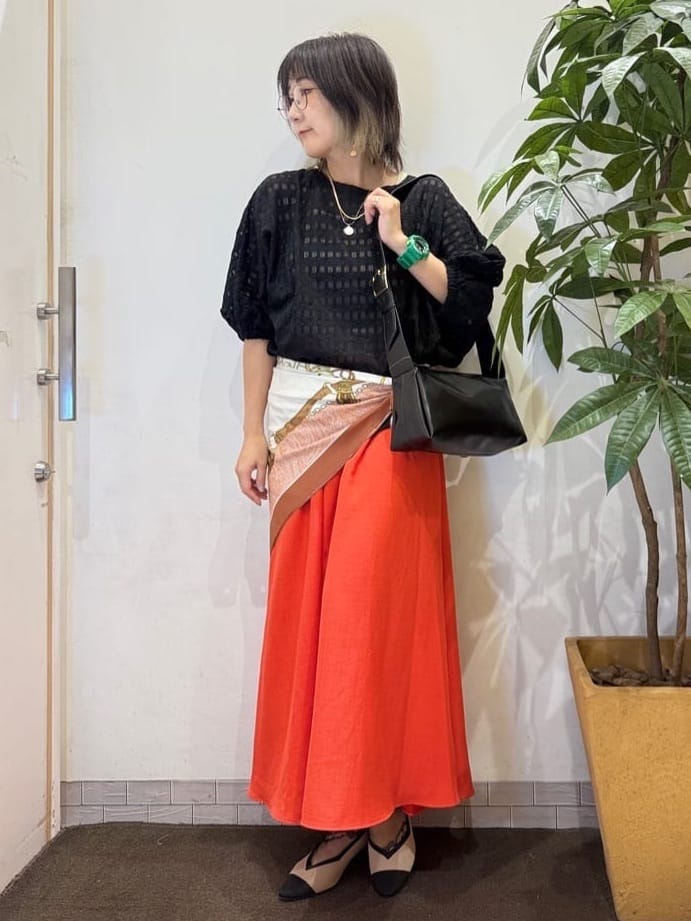 misakiさんの「SHOO･LA･RUE｜【高レビュー/着丈選べる】華やかさをプラスする アソートロングスカート」を使ったコーディネート