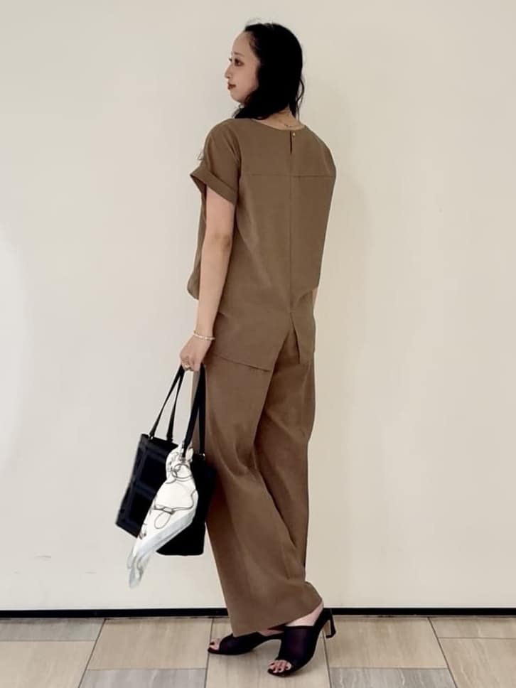 YUKAさんの「UNTITLED｜【セットアップ可/はっ水/通勤】リラククール 半袖ブラウス」を使ったコーディネート
