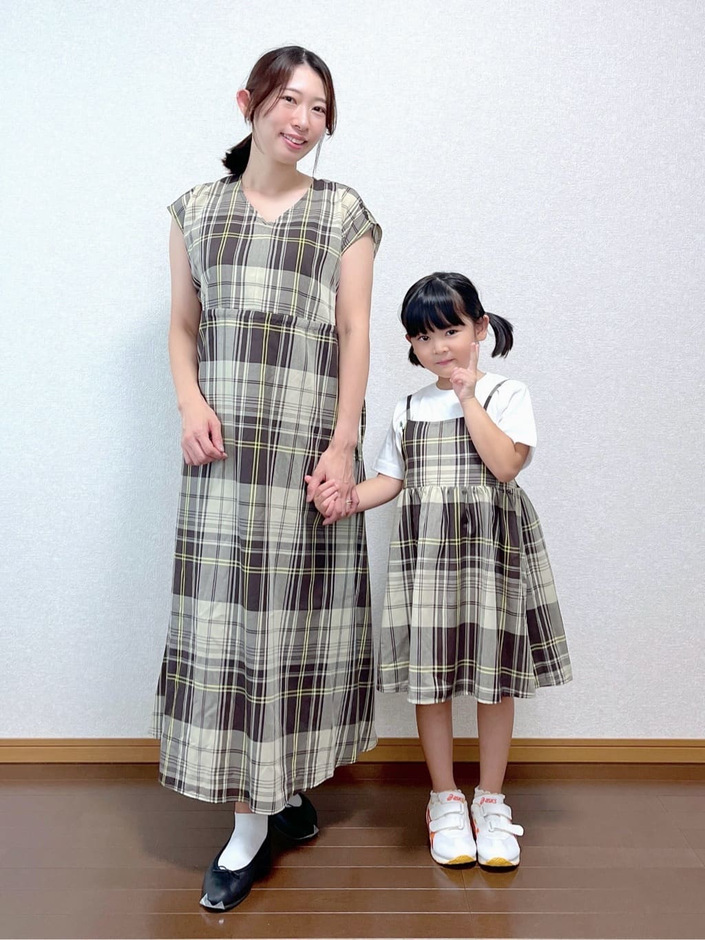 canaさんの「Dessin｜【リンクコーデ・洗える】ウエストドロスト付きチェック柄ワンピース」を使ったコーディネート