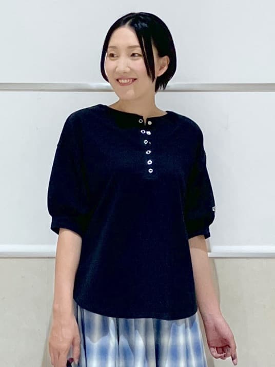 eriko さんの「Dessin｜【360度可愛い/前後2WAY/洗える】ライトコットンヘンリーカットソー」を使ったコーディネート