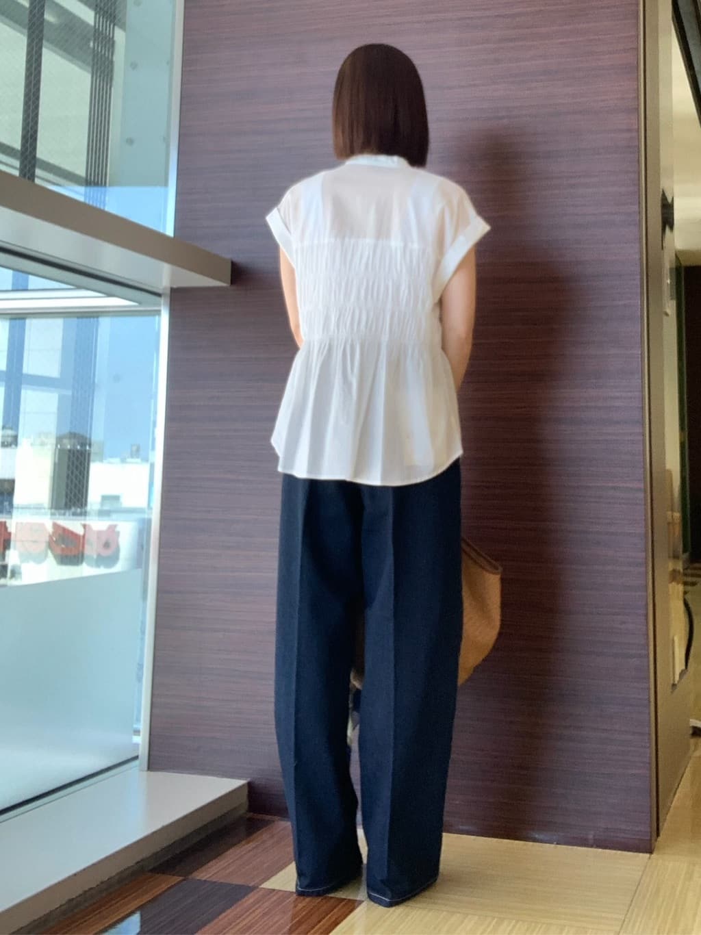 anaさんの「UNTITLED｜【手洗い／88cm正方形】シアー素材チェーン柄スカーフ」を使ったコーディネート
