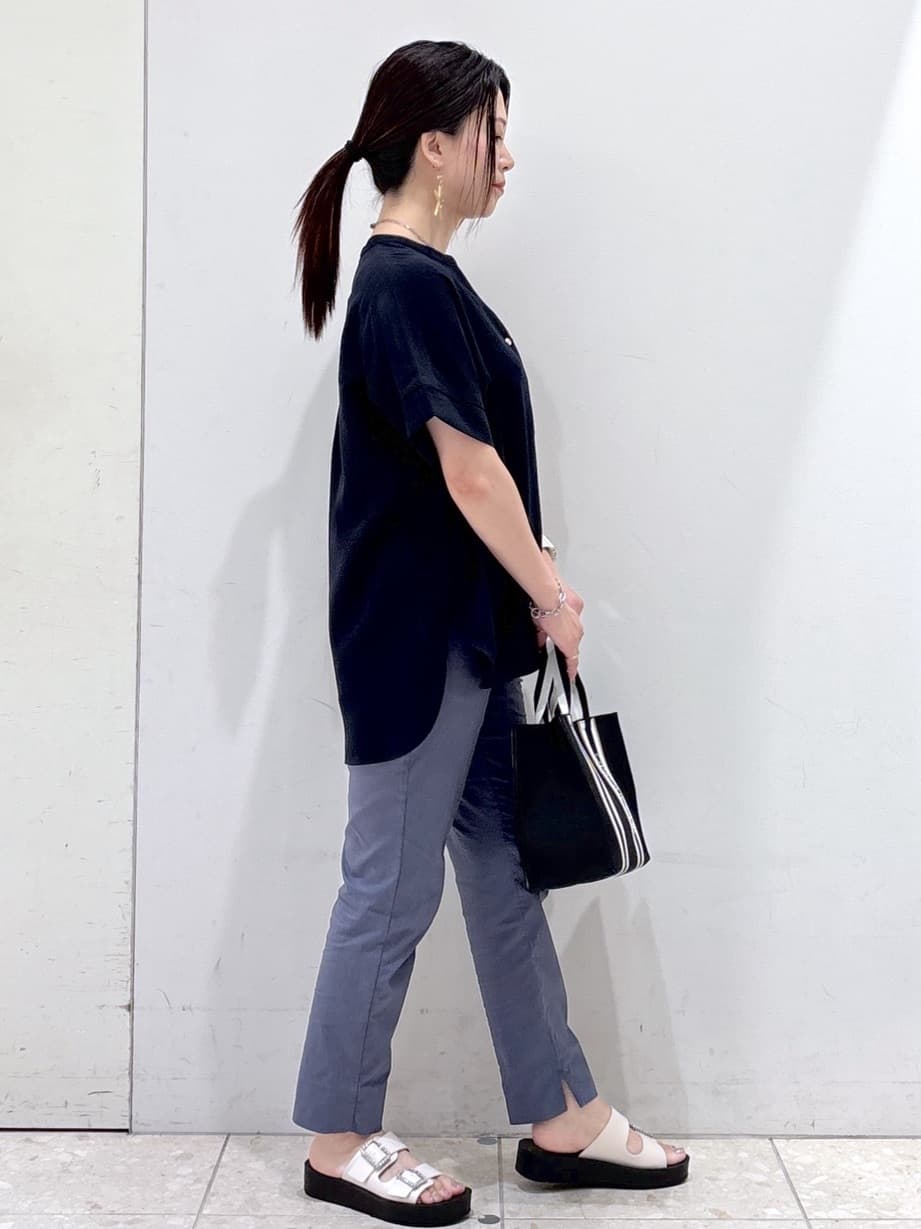 mameさんの「OPAQUE.CLIP｜《5色展開／SS-LLサイズ》スキッパー金ボタンブラウス／セットアップ対応【防シワ／ストレッチ／洗濯」を使ったコーディネート