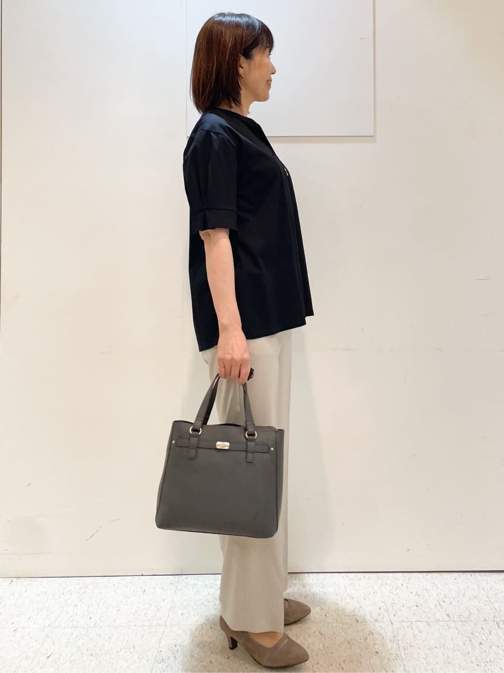 めいさんの「Reflect｜【すっきり見え！長め丈／マシンウォッシュ可】スキッパーネックジャージトップス」を使ったコーディネート