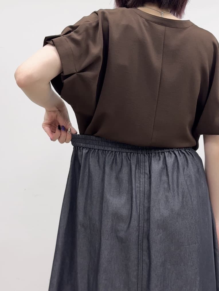 𝐜𝐡𝐢𝐤𝐚さんの「SHOO･LA･RUE｜【S-LL】配色ステッチがアクセント デニムフレアスカート」を使ったコーディネート