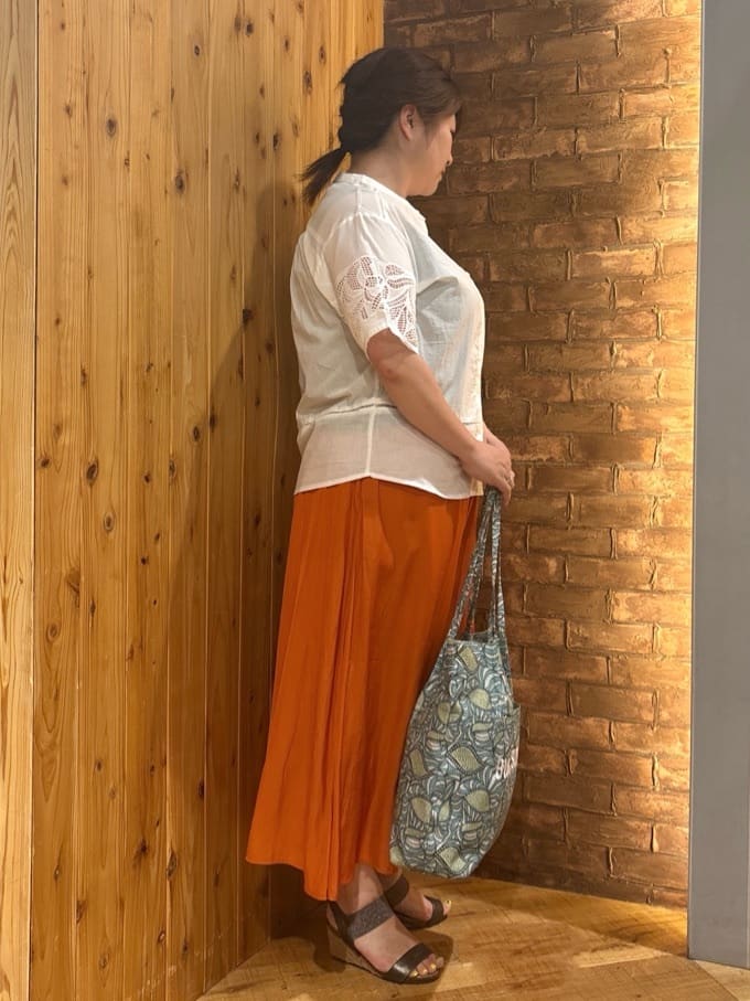 ゆかぴさんの「SHOO･LA･RUE｜【S-LL/6分袖】レースデザインで華やか見え お袖刺繍ブラウス」を使ったコーディネート