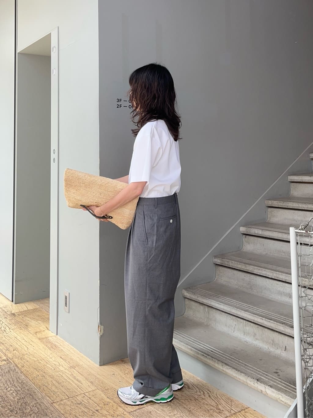 神野（jinno）さんの「TAKEO KIKUCHI｜【COOL CITY WEAR】ワンポイント刺しゅう ポケットTシャツ /接触冷感」を使ったコーディネート