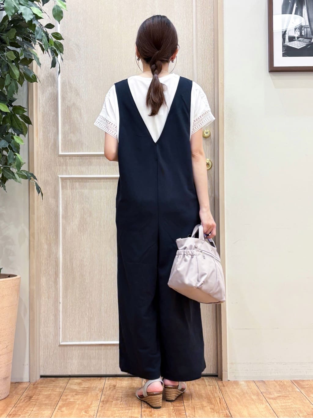 なみさんの「SHOO･LA･RUE｜【前後2WAY/洗える】さらっと着られるサロペット」を使ったコーディネート