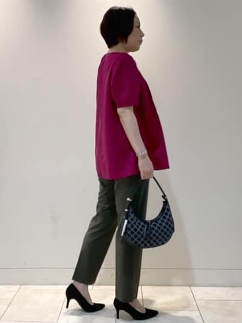 フミさんの「Reflect｜【すっきり見え！長め丈】ピンタックデザインチュニックブラウス」を使ったコーディネート