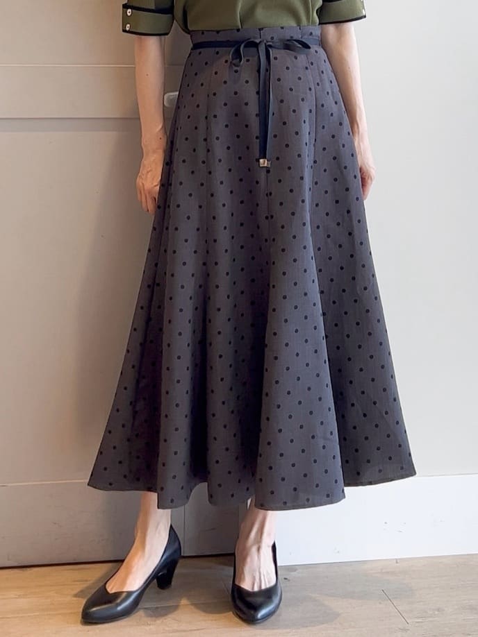 yamakoさんの「grove｜ドットで華やぐ　軽やかマーメイドスカート」を使ったコーディネート