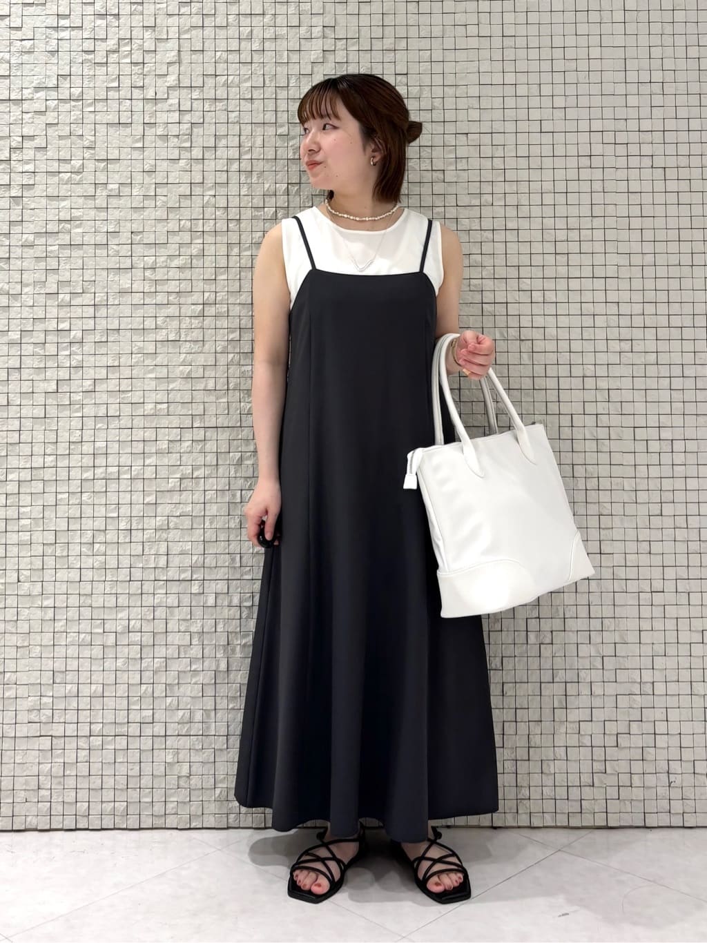 sakuさんの「INDIVI｜【UVケア】エアリージョーゼット キャミワンピース」を使ったコーディネート