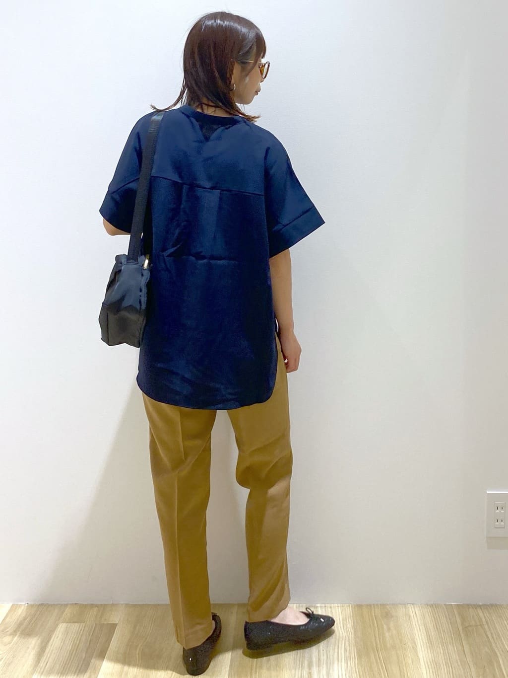 えりさんの「OPAQUE.CLIP｜《5色展開／SS-LLサイズ》スキッパー金ボタンブラウス／セットアップ対応【防シワ／ストレッチ／洗濯」を使ったコーディネート