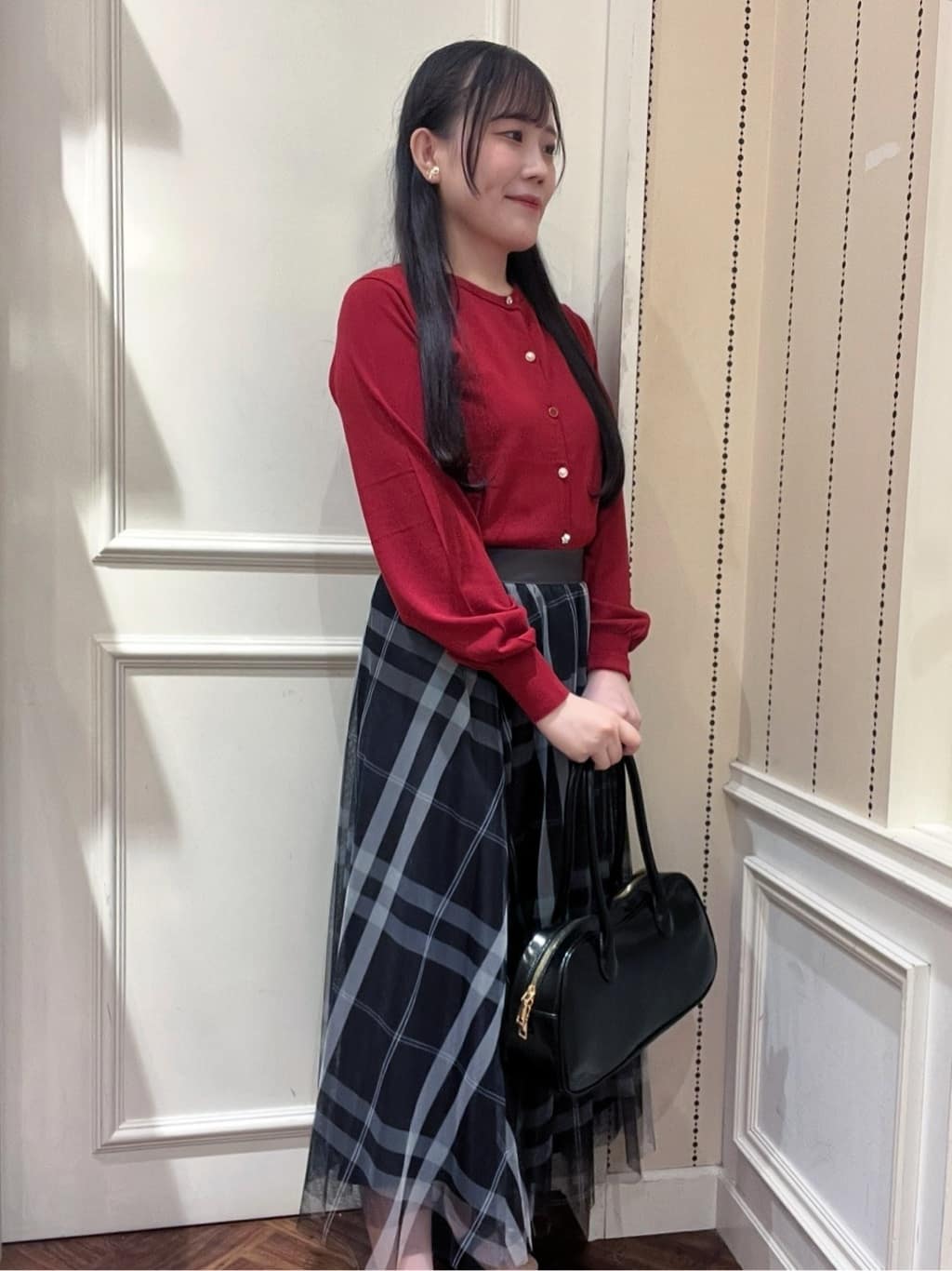 Hitomiさんの「index｜《美人百花掲載》ビジュークルーネックカーディガン【洗濯機洗い可／UVケア／接触冷感／抗ピル】」を使ったコーディネート
